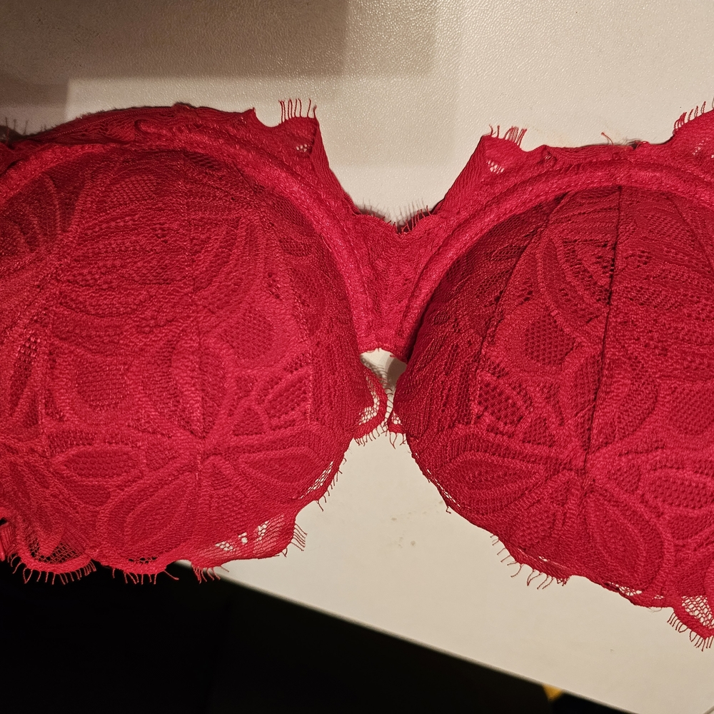 Victoria's Secret Vibrant Red Lace Bra